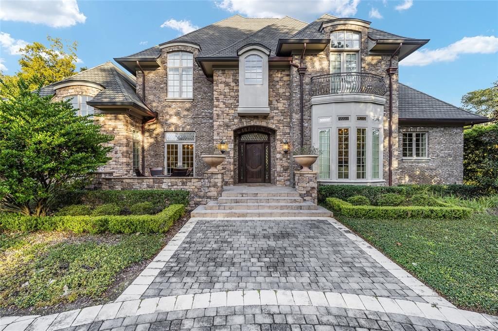 Recently Sold: $3,950,000 (6 beds, 7 baths, 11370 Square Feet)