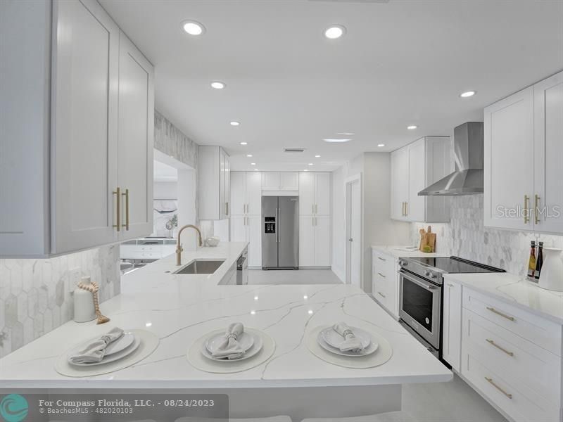Recently Sold: $1,220,000 (3 beds, 2 baths, 1951 Square Feet)