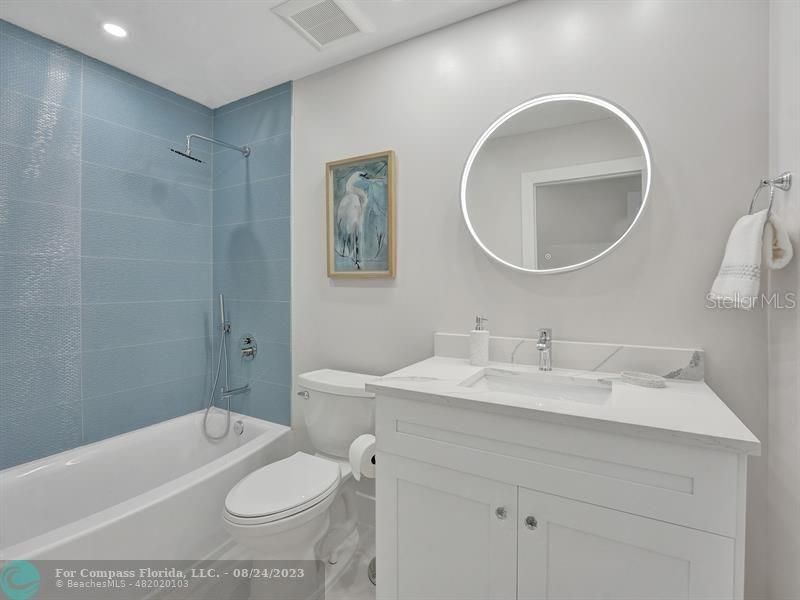 最近售出: $1,220,000 (3 贝兹, 2 浴室, 1951 平方英尺)