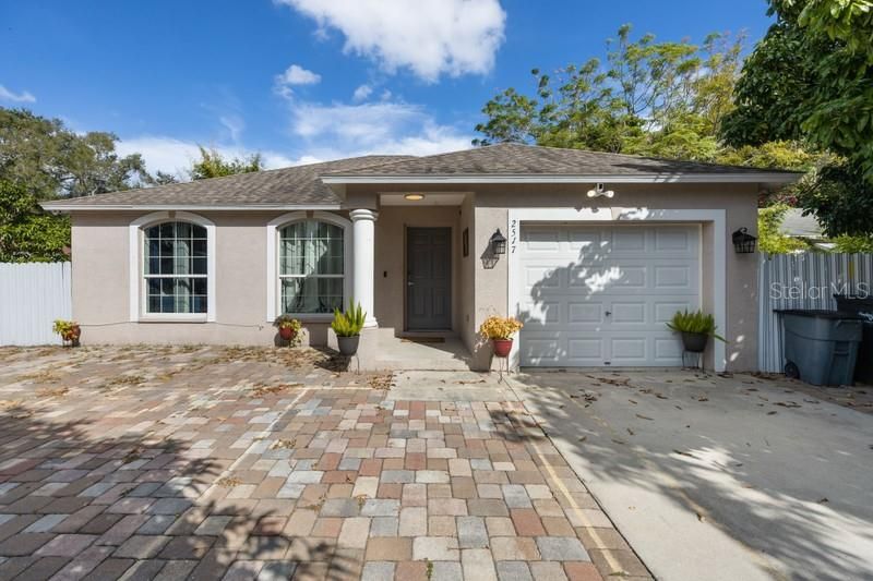 Recently Sold: $468,000 (3 beds, 2 baths, 1239 Square Feet)