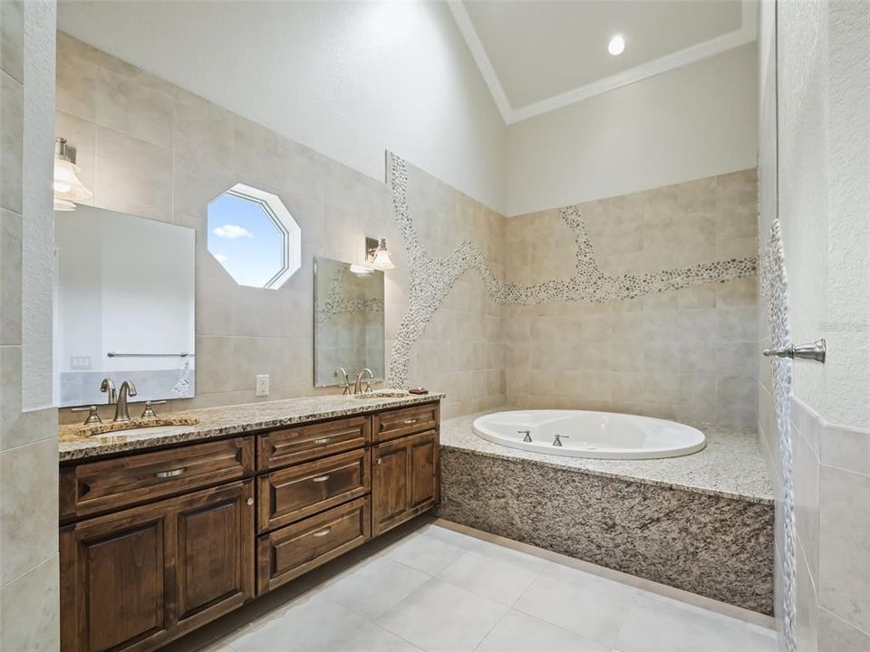 Large Bathtub and Dual Vanity