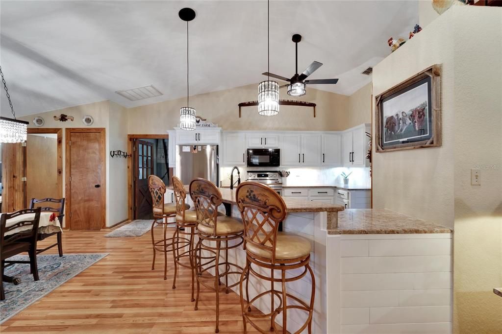 Recently Sold: $815,000 (5 beds, 3 baths, 2441 Square Feet)
