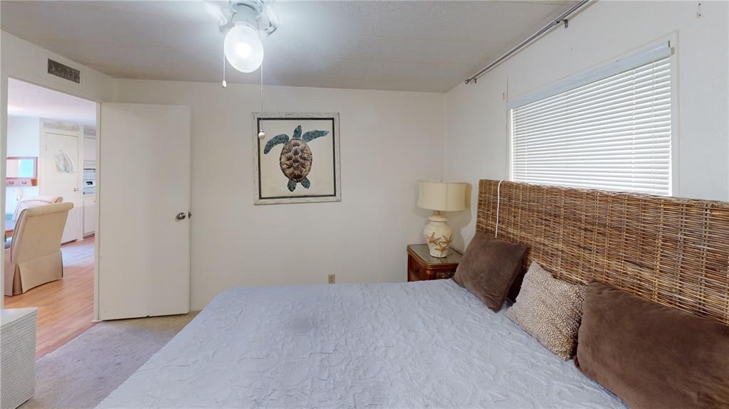 For Sale: $154,000 (2 beds, 2 baths, 1209 Square Feet)