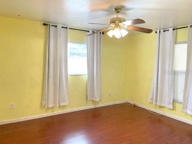 Recently Rented: $3,000 (3 beds, 2 baths, 1542 Square Feet)