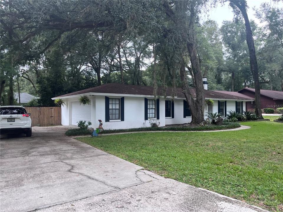 Recently Sold: $370,000 (3 beds, 2 baths, 1615 Square Feet)