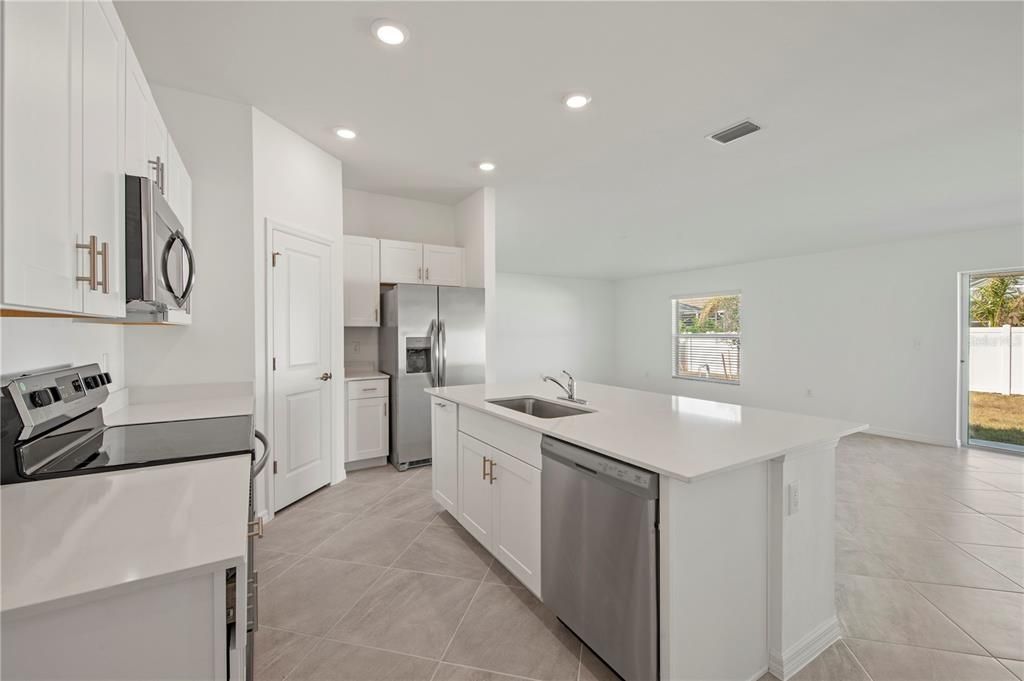 Recently Sold: $317,298 (3 beds, 2 baths, 1551 Square Feet)