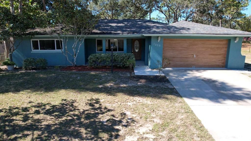 Recently Sold: $295,000 (4 beds, 2 baths, 1862 Square Feet)