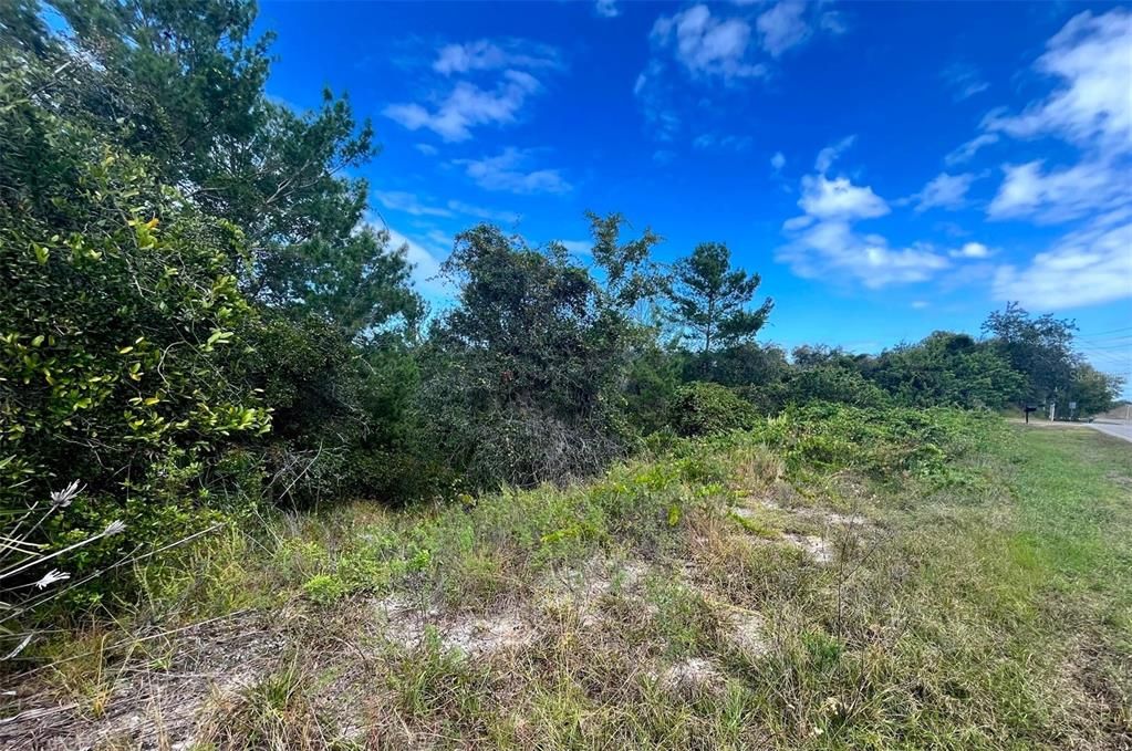 На продажу: $99,900 (0.83 acres)