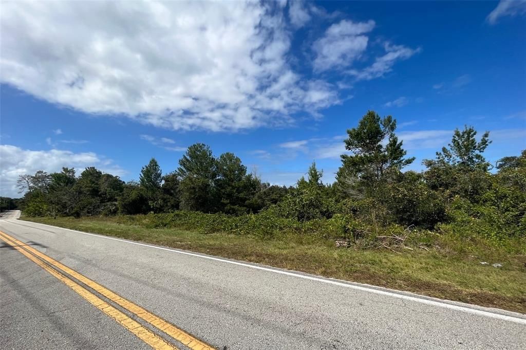 На продажу: $99,900 (0.83 acres)