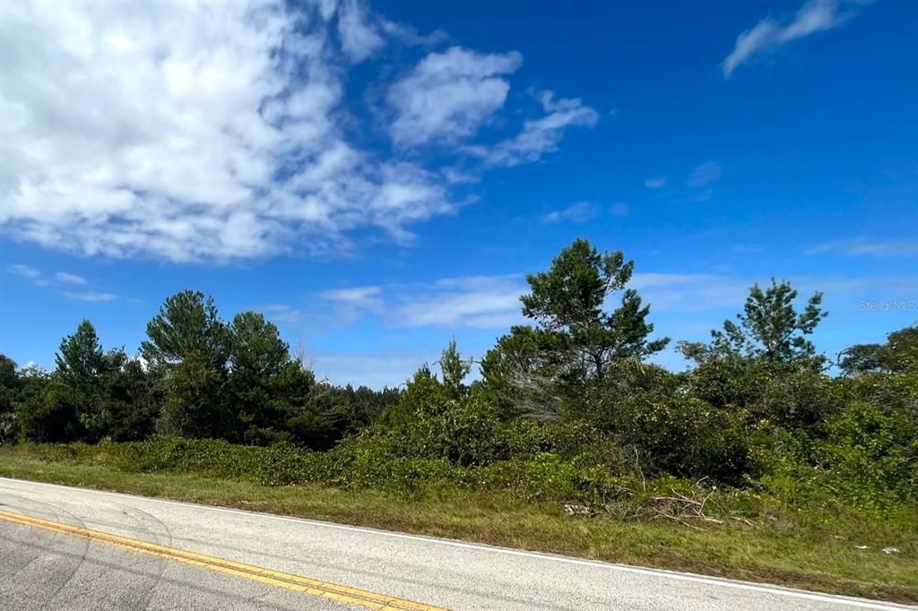 На продажу: $99,900 (0.83 acres)