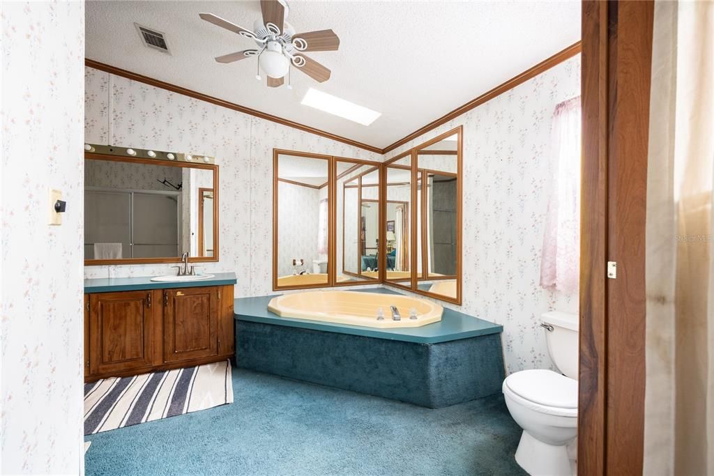 最近售出: $309,900 (3 贝兹, 2 浴室, 1961 平方英尺)