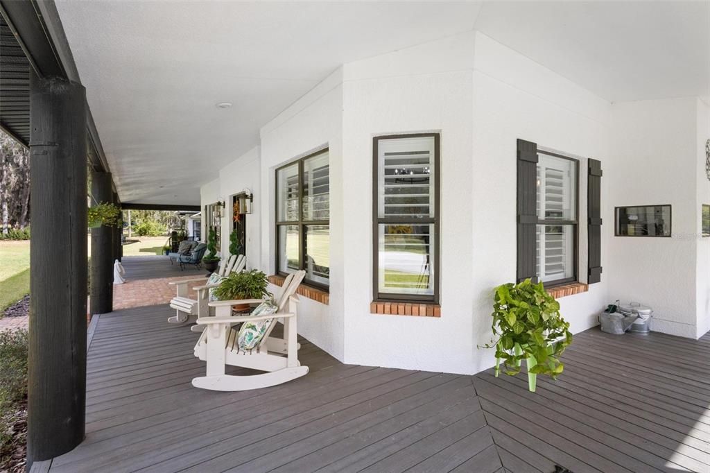 Recently Sold: $1,075,000 (3 beds, 2 baths, 3259 Square Feet)