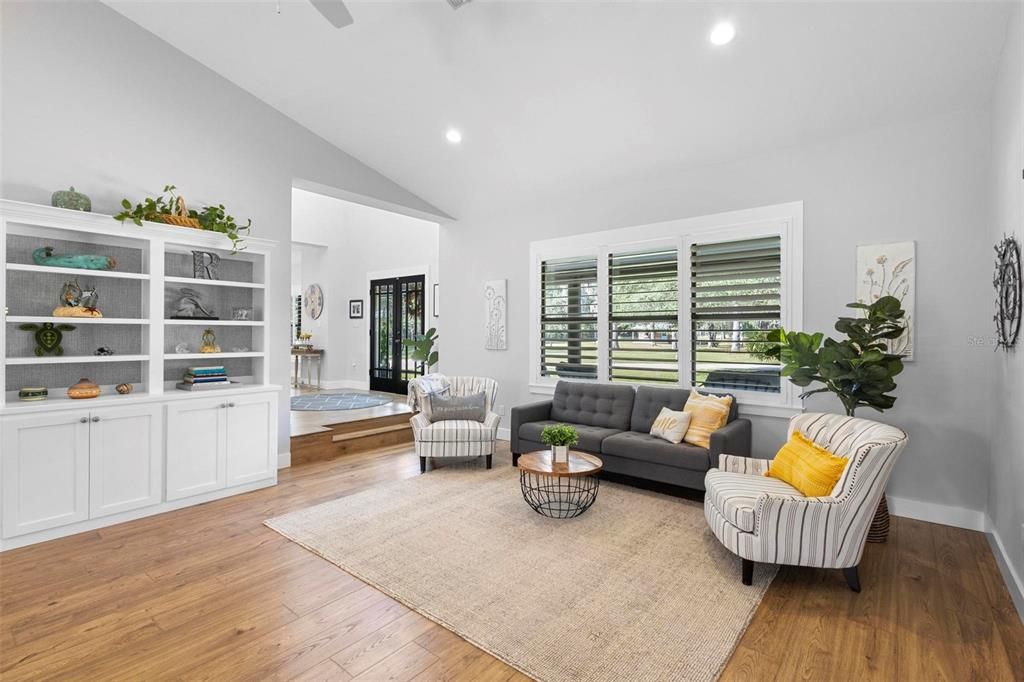 Recently Sold: $1,075,000 (3 beds, 2 baths, 3259 Square Feet)
