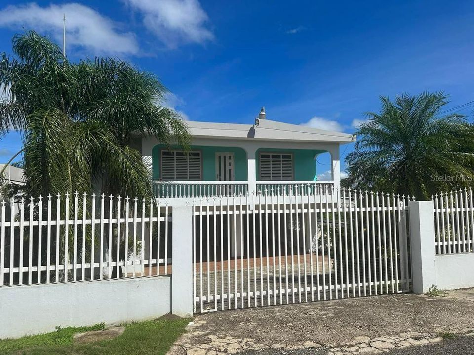 Recently Sold: $180,000 (3 beds, 2 baths, 100 Square Feet)