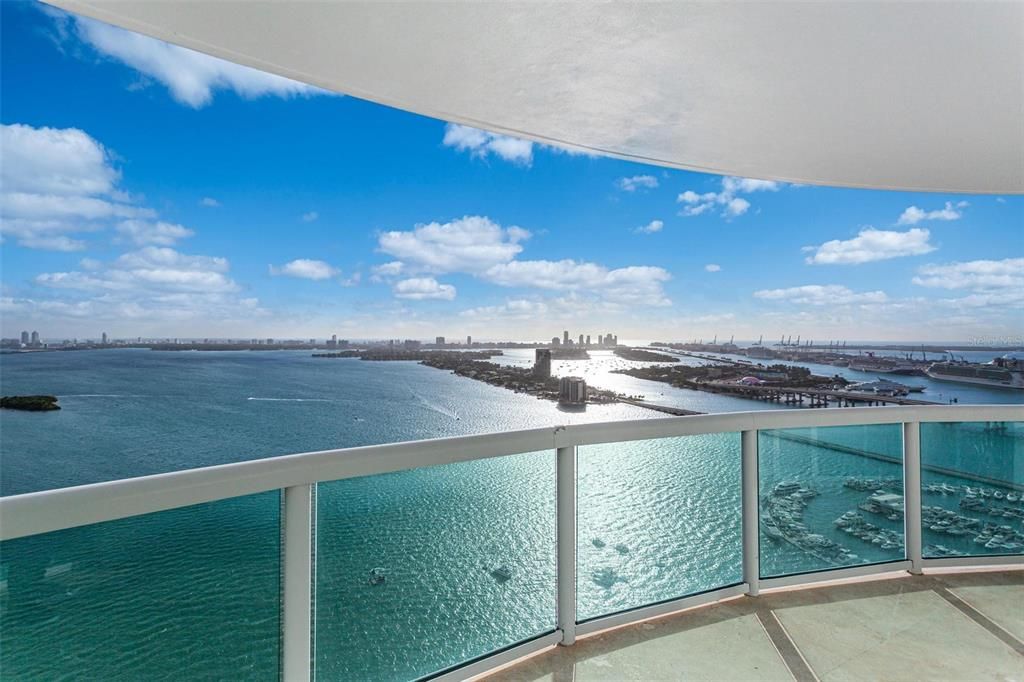 Vendido Recientemente: $1,150,000 (3 camas, 3 baños, 2189 Pies cuadrados)