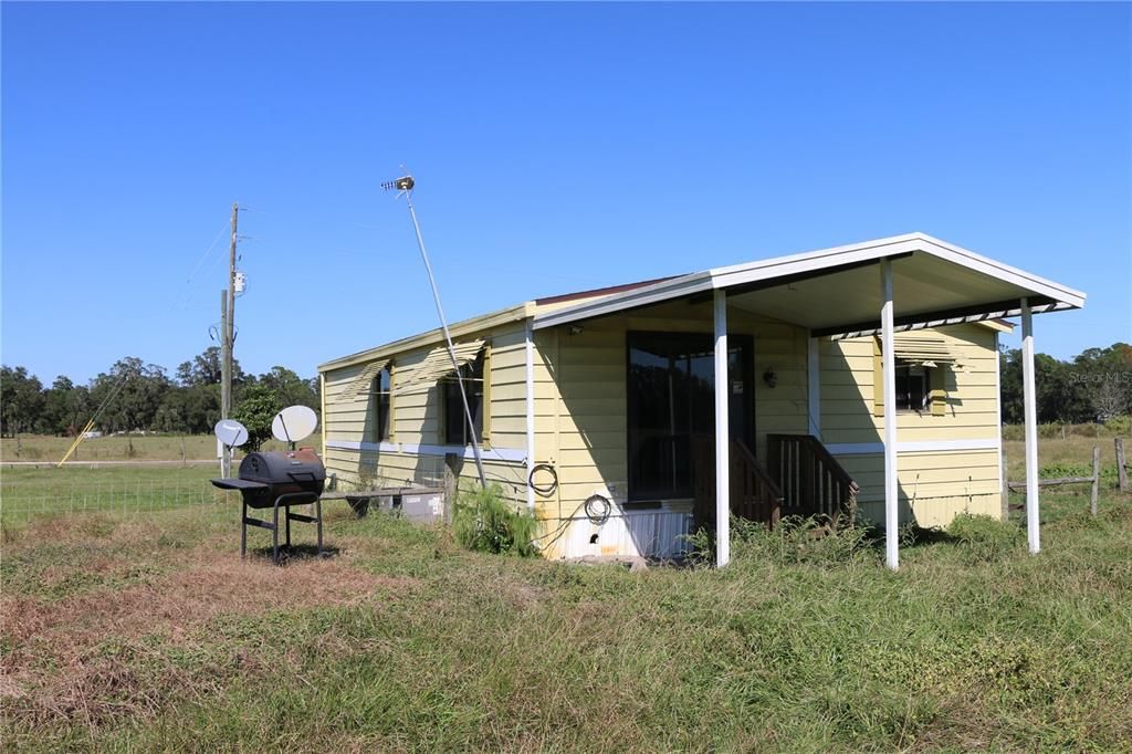 Recently Sold: $165,000 (2 beds, 2 baths, 1040 Square Feet)