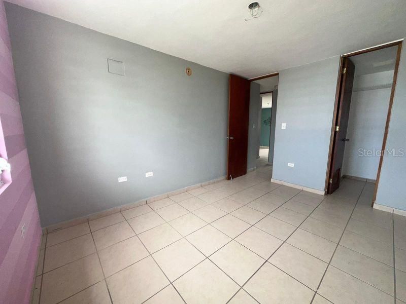 Vendido Recientemente: $239,000 (4 camas, 2 baños, 1710 Pies cuadrados)