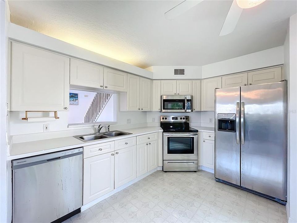 For Sale: $209,500 (2 beds, 3 baths, 1430 Square Feet)