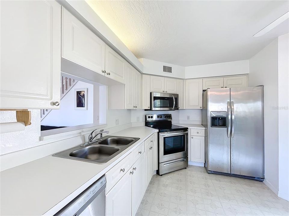 For Sale: $209,500 (2 beds, 3 baths, 1430 Square Feet)