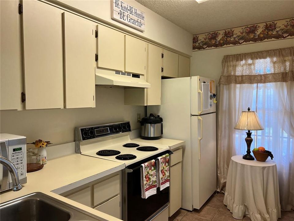 Recently Sold: $158,000 (2 beds, 1 baths, 835 Square Feet)