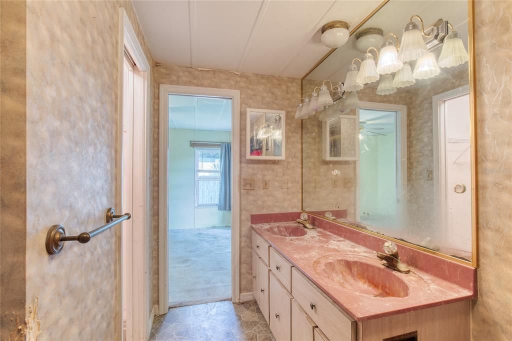 最近售出: $80,000 (3 贝兹, 2 浴室, 1456 平方英尺)