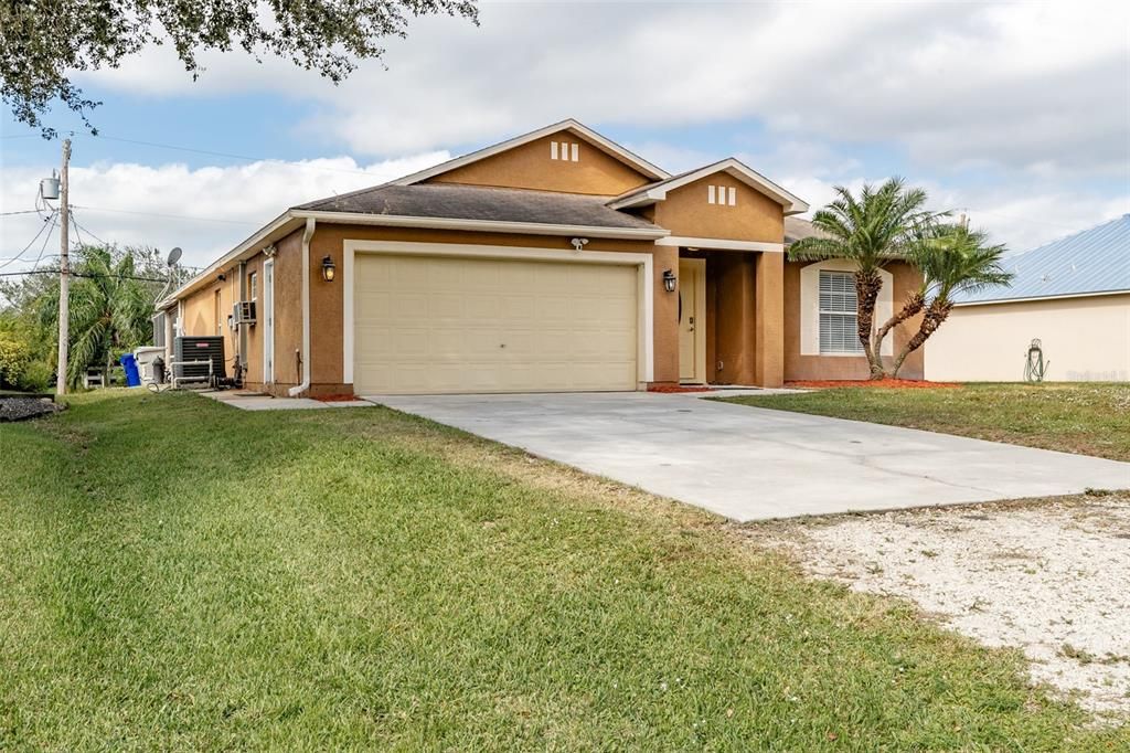 Recently Sold: $389,000 (3 beds, 2 baths, 1962 Square Feet)