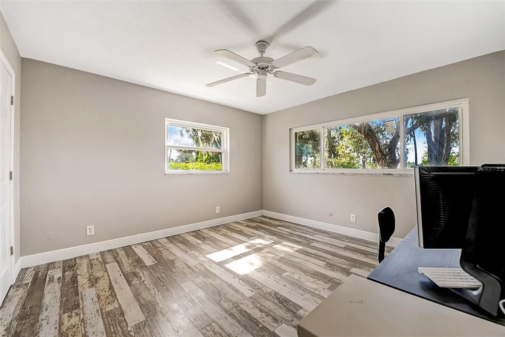 Active With Contract: $697,400 (3 beds, 2 baths, 2472 Square Feet)