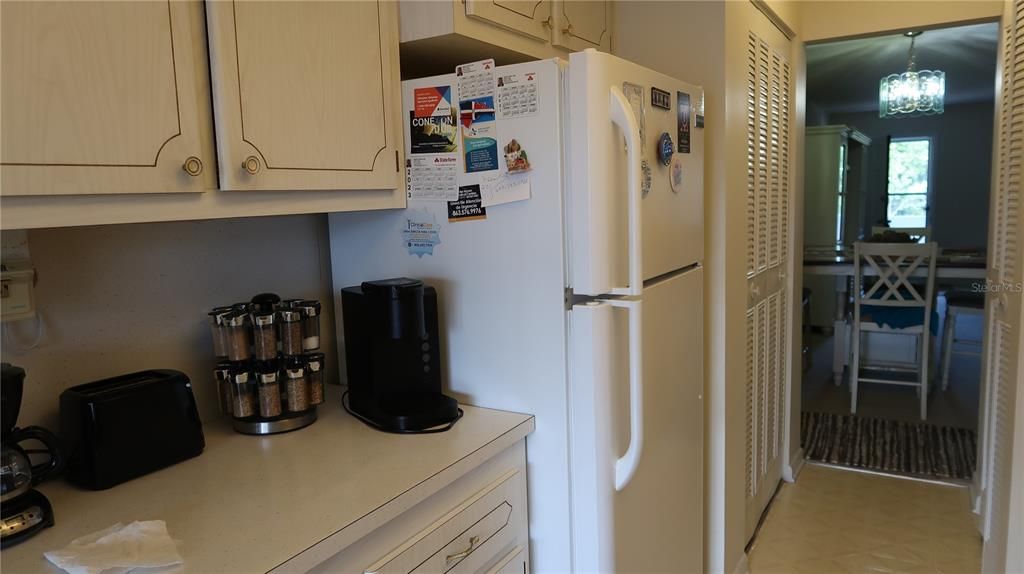 For Sale: $76,900 (1 beds, 1 baths, 931 Square Feet)