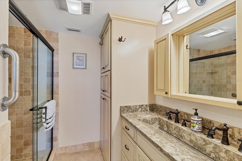 For Sale: $2,195,000 (2 beds, 2 baths, 1315 Square Feet)