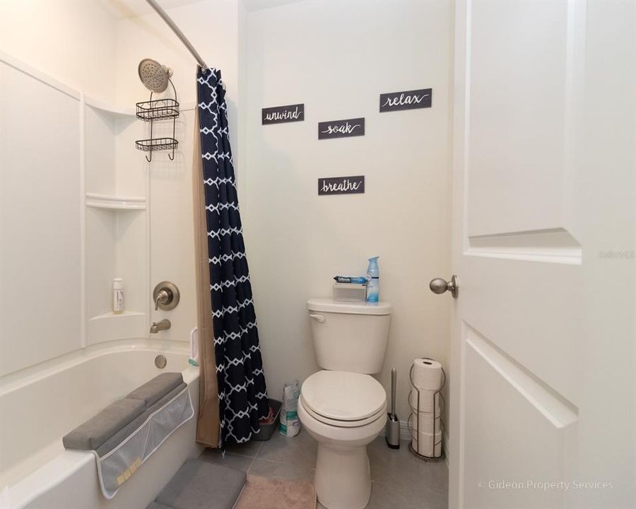 出租: $3,100 (5 贝兹, 3 浴室, 2556 平方英尺)
