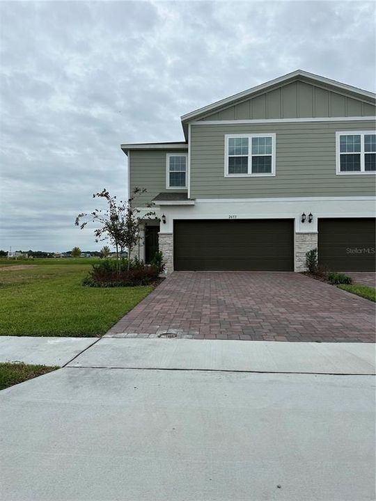 Vendido Recientemente: $394,000 (4 camas, 2 baños, 2032 Pies cuadrados)