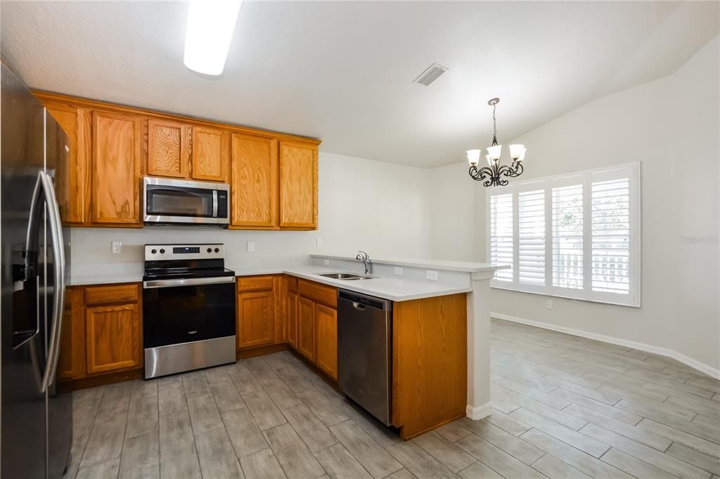 For Rent: $2,515 (4 beds, 2 baths, 1785 Square Feet)