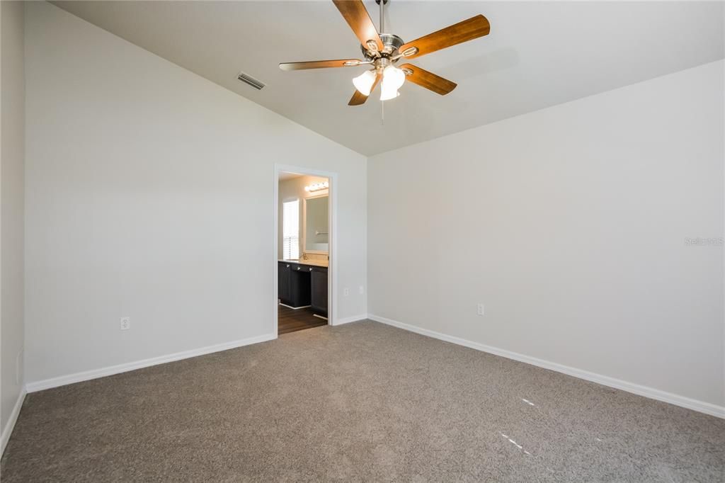 For Rent: $2,515 (4 beds, 2 baths, 1785 Square Feet)