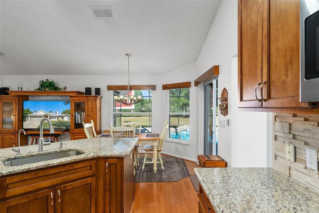Recently Sold: $720,000 (3 beds, 2 baths, 1940 Square Feet)