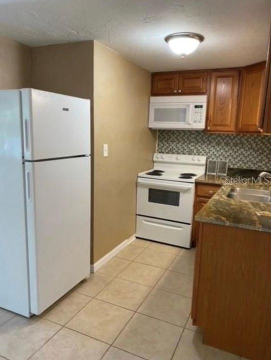 Recently Rented: $1,300 (1 beds, 1 baths, 550 Square Feet)