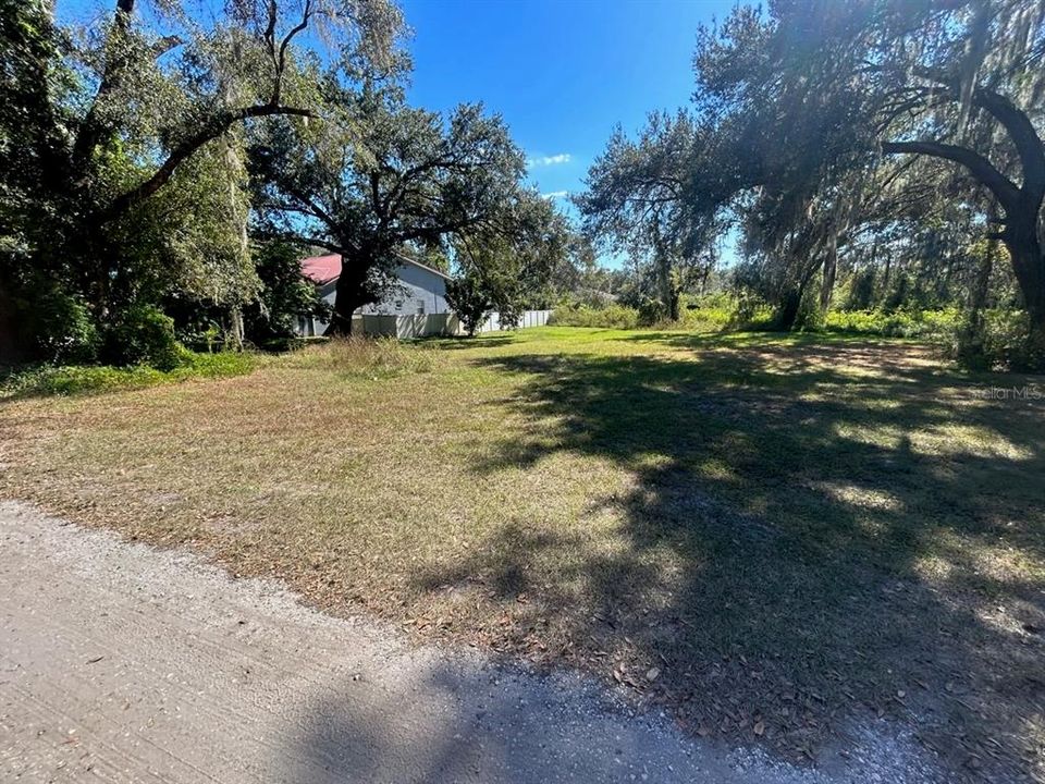 最近售出: $100,000 (1.55 acres)