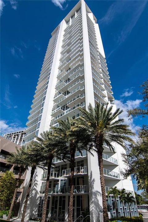Recently Sold: $929,000 (2 beds, 2 baths, 1269 Square Feet)