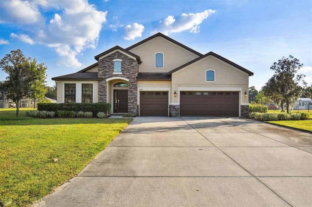 Recently Sold: $579,999 (4 beds, 3 baths, 2654 Square Feet)