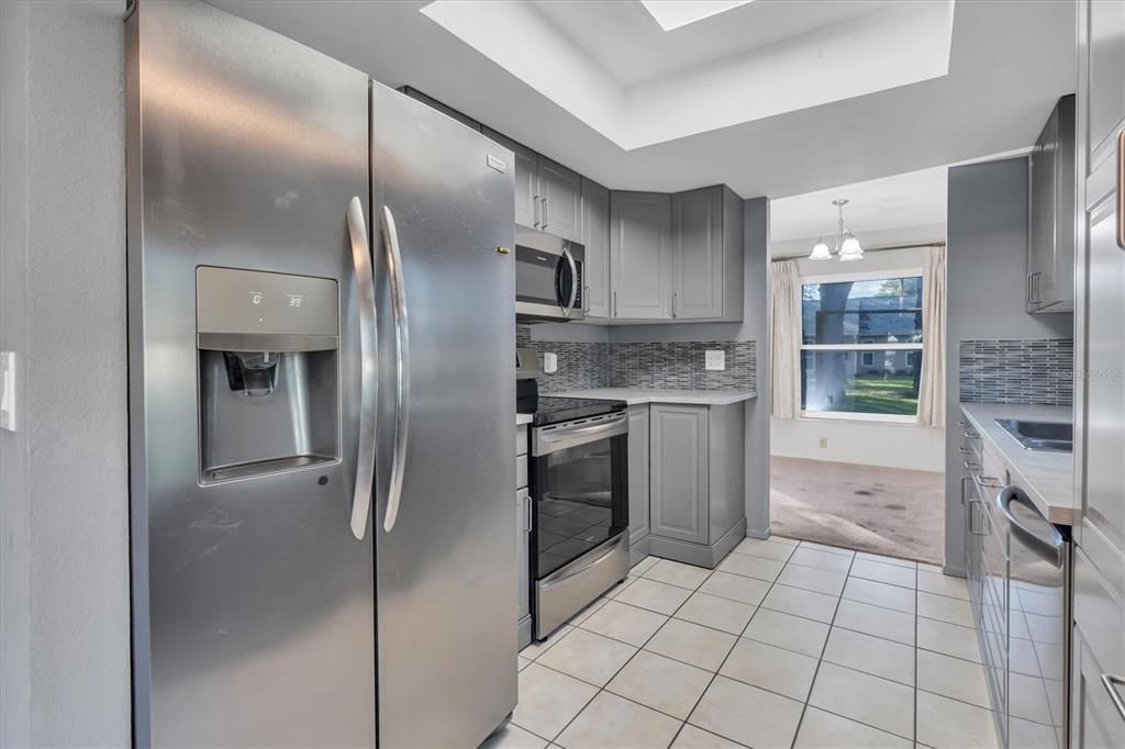 Active With Contract: $217,900 (2 beds, 2 baths, 1135 Square Feet)