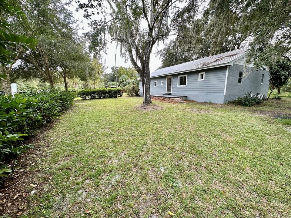 For Sale: $292,500 (4 beds, 2 baths, 1612 Square Feet)