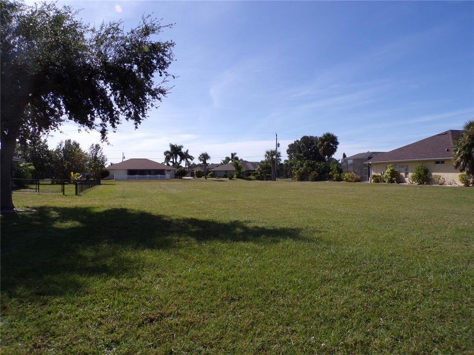 Activo con contrato: $105,000 (0.46 acres)