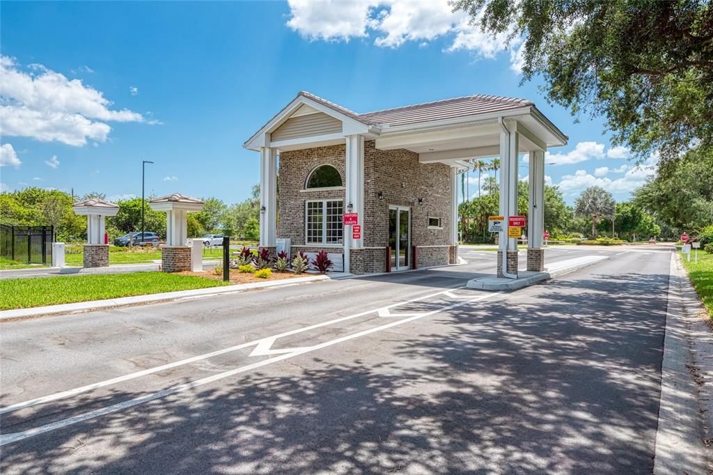 Active With Contract: $820,000 (3 beds, 3 baths, 2428 Square Feet)