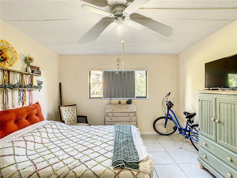 Recently Sold: $200,000 (2 beds, 2 baths, 1140 Square Feet)