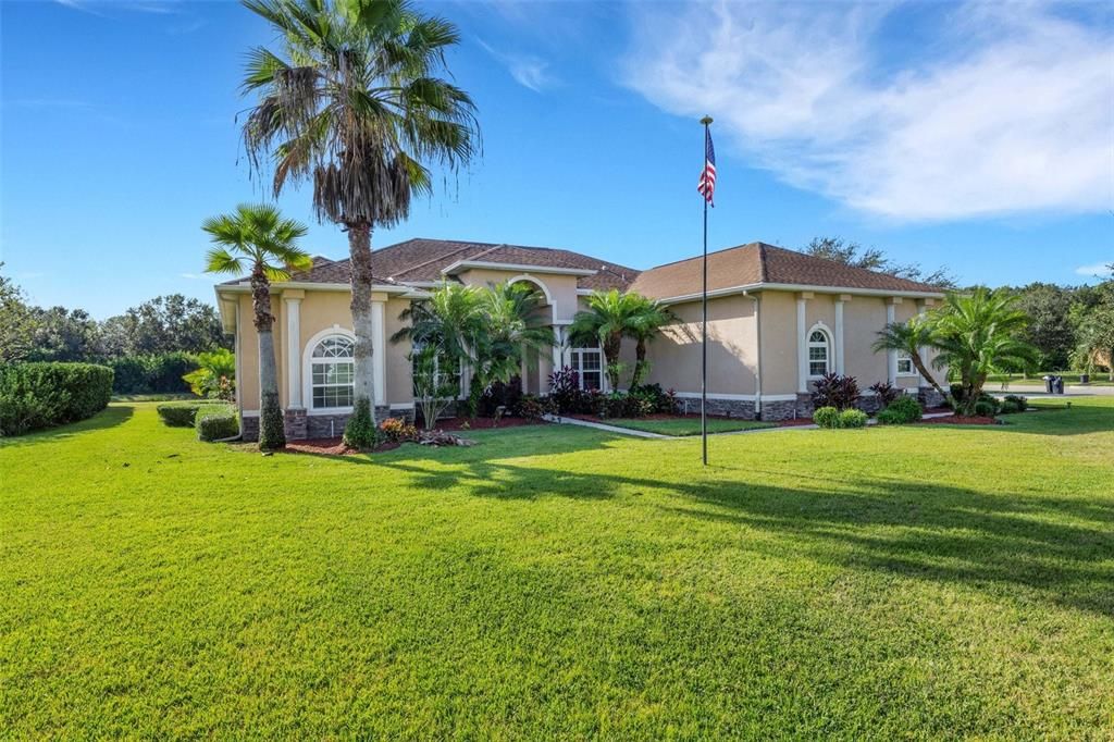 Recently Sold: $850,000 (4 beds, 3 baths, 3267 Square Feet)