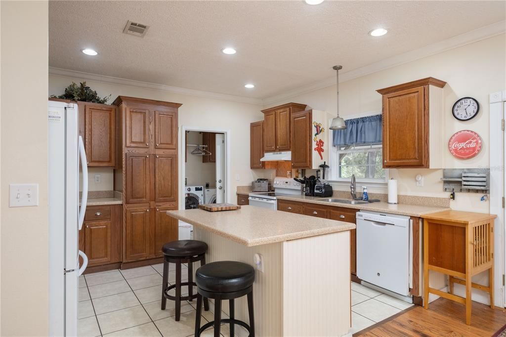 For Sale: $326,900 (3 beds, 2 baths, 1680 Square Feet)