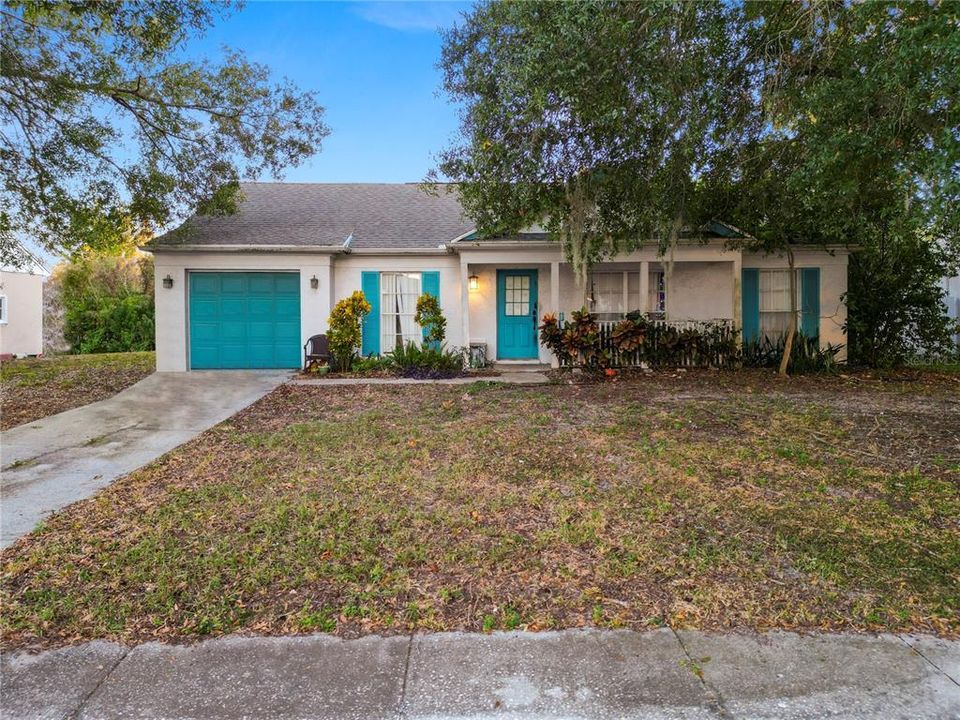 Recently Sold: $255,000 (3 beds, 2 baths, 1682 Square Feet)