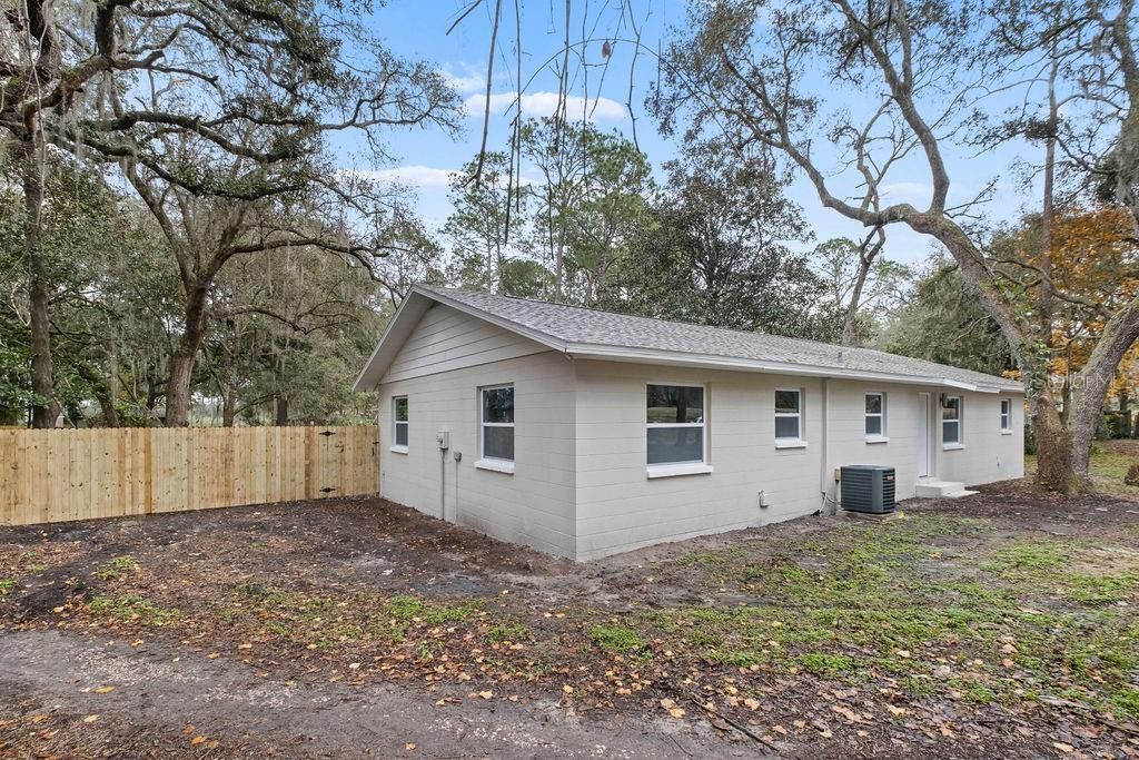 Recently Sold: $239,000 (3 beds, 2 baths, 1829 Square Feet)