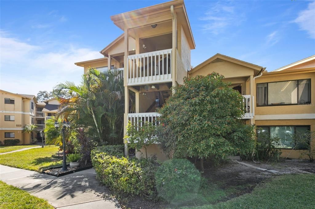 Recently Sold: $180,000 (1 beds, 1 baths, 825 Square Feet)