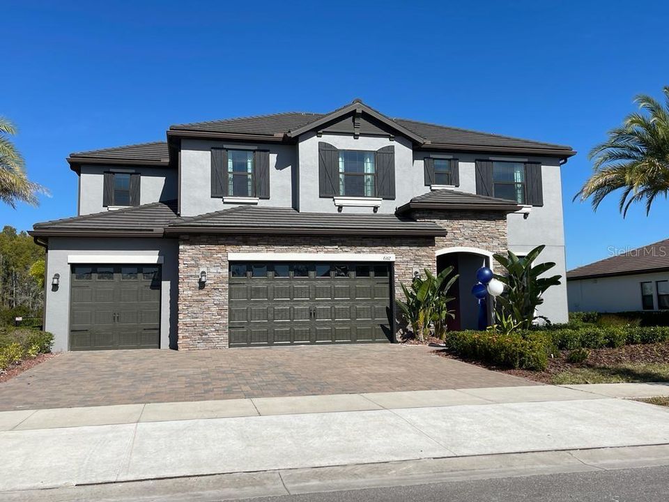 Recently Sold: $1,495,000 (5 beds, 3 baths, 4433 Square Feet)