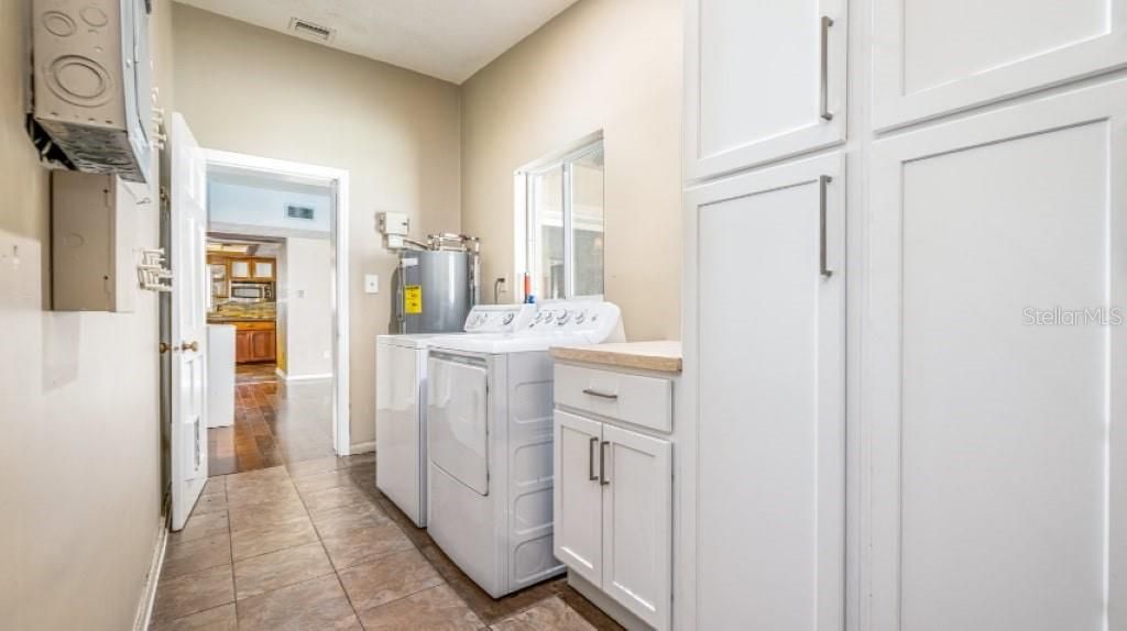 Recently Rented: $2,567 (4 beds, 2 baths, 2017 Square Feet)